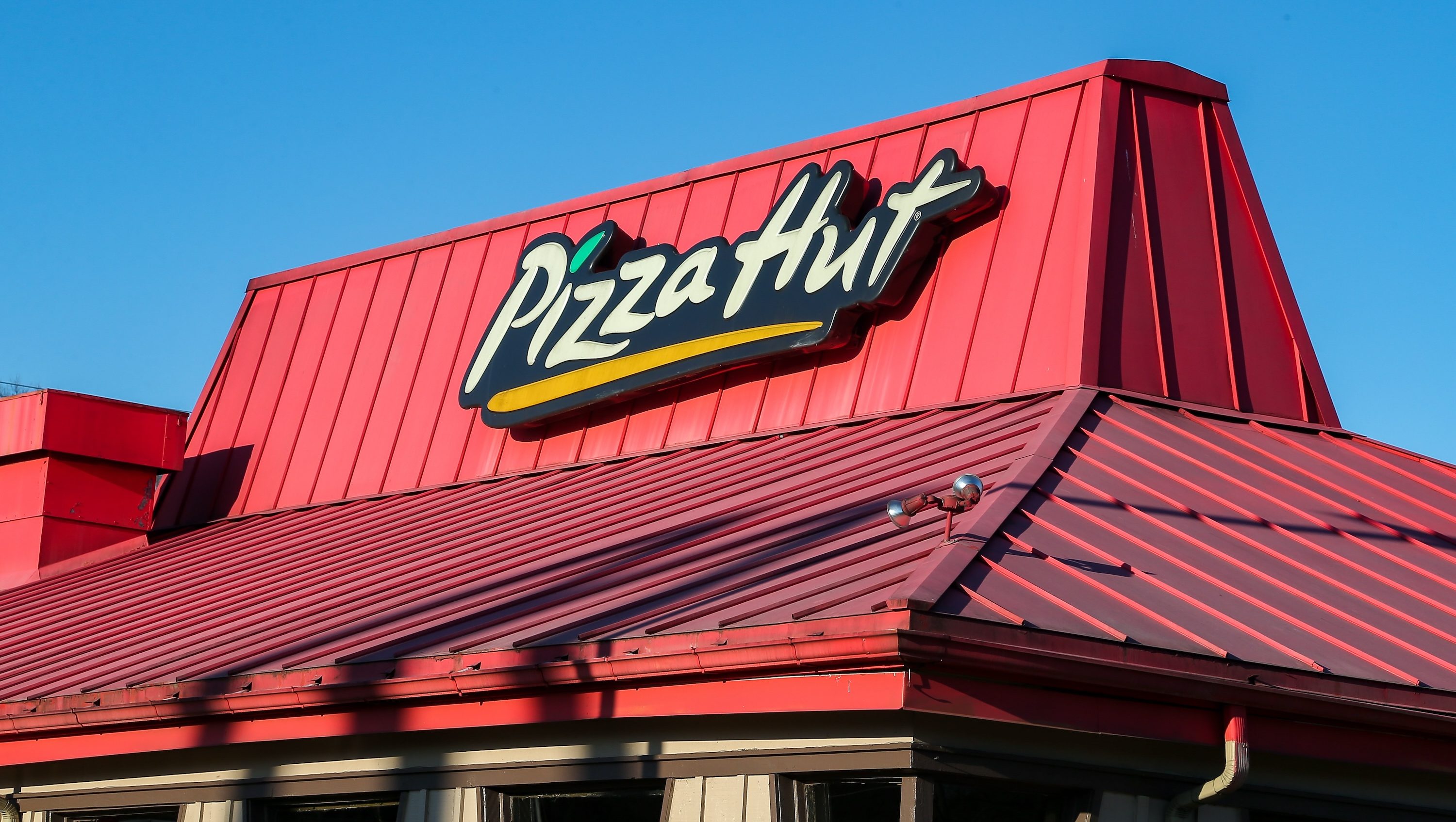 Is Pizza Hut Closing? Find Out How Many Stores the Chain Is Shutting Down