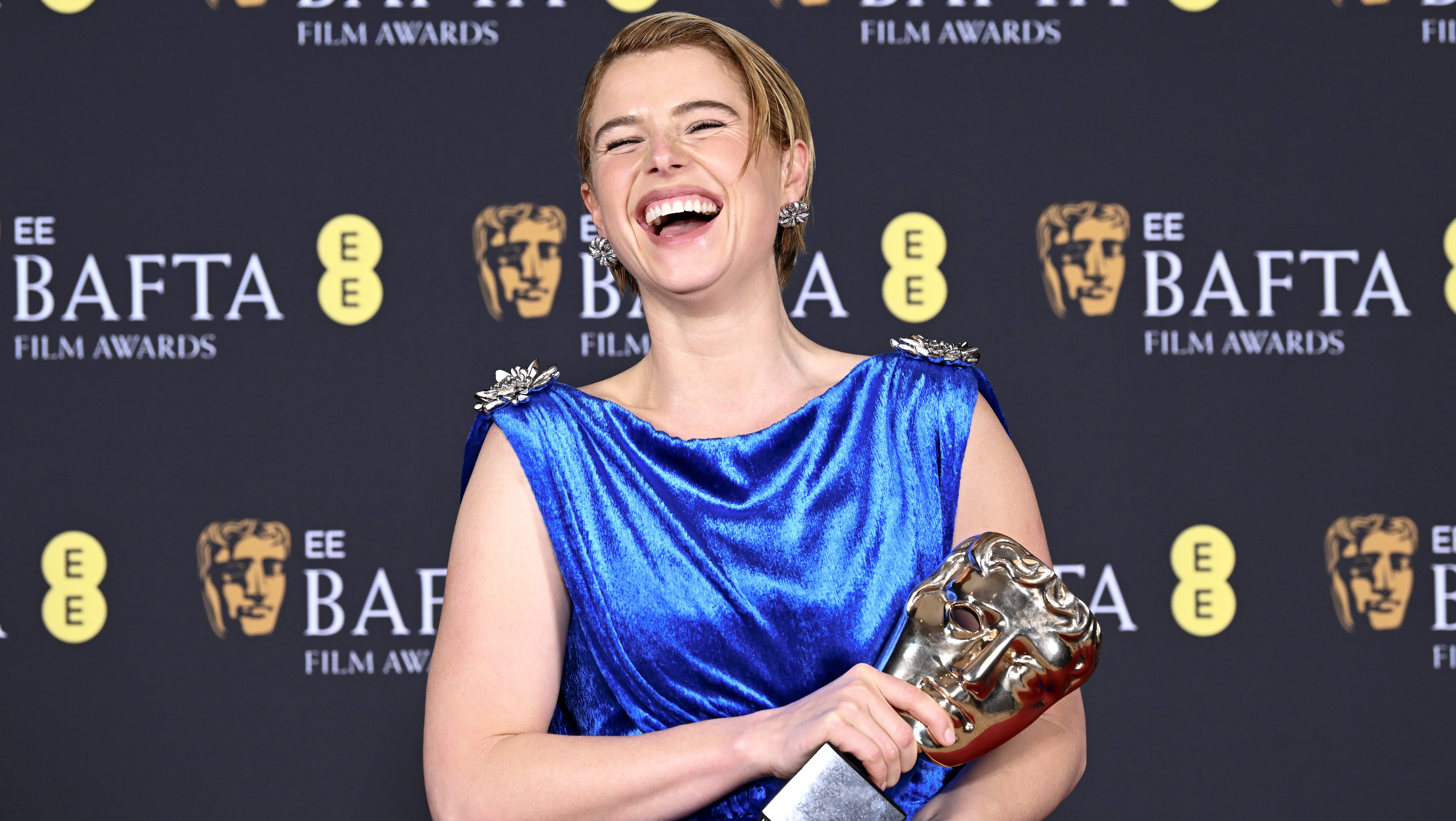 Vea quién ganó premios a Mejor Película y más – Hollywood Life