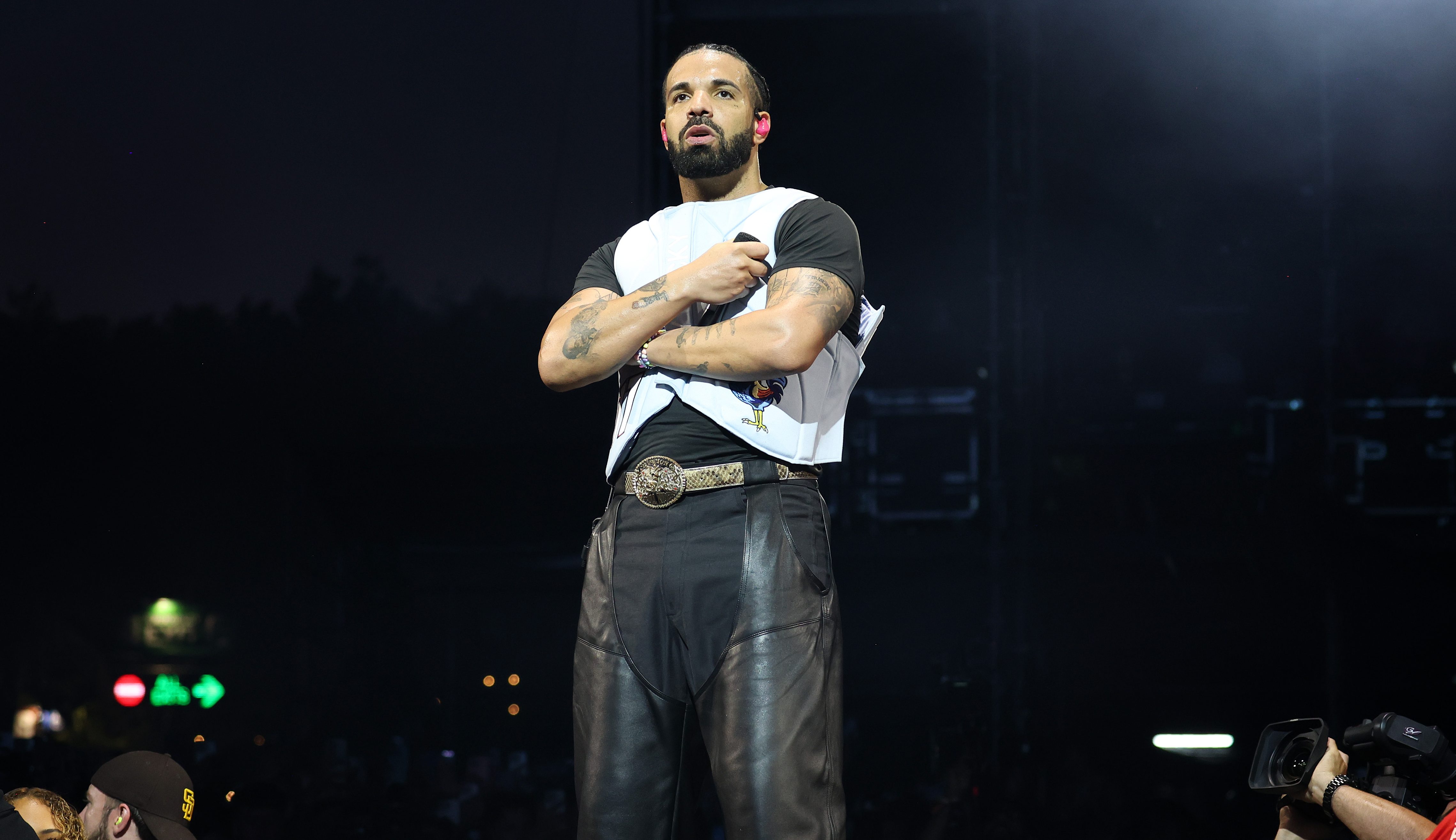 LONDON, ENGLAND - JULY 12: (EDITORIAL USE ONLY) Drake performs live on stage during day two of Wireless Festival 2025 at Finsbury Park on July 12, 2025 in London, England. Drake is headlining an unprecedented all three nights of Wireless Festival.  (Photo by Simone Joyner/Getty Images for ABA)