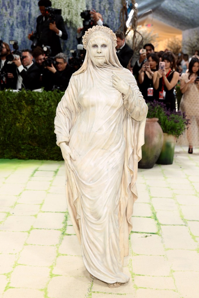 Behold: The Life-Size Veiled Vestal