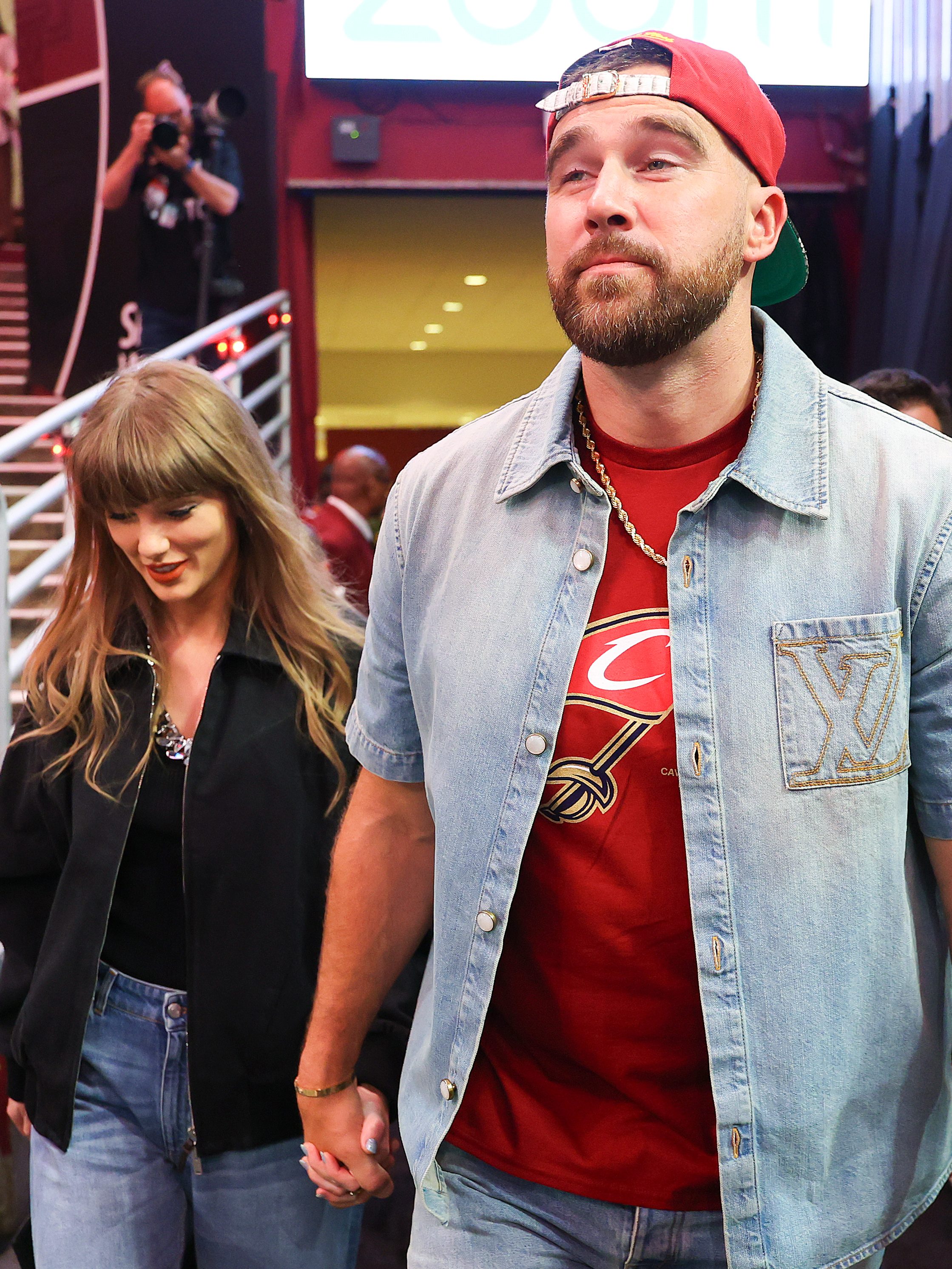 Taylor Swift - Taylor Swift and Travis Kelce don his-and-hers denim for courtside date at Caval