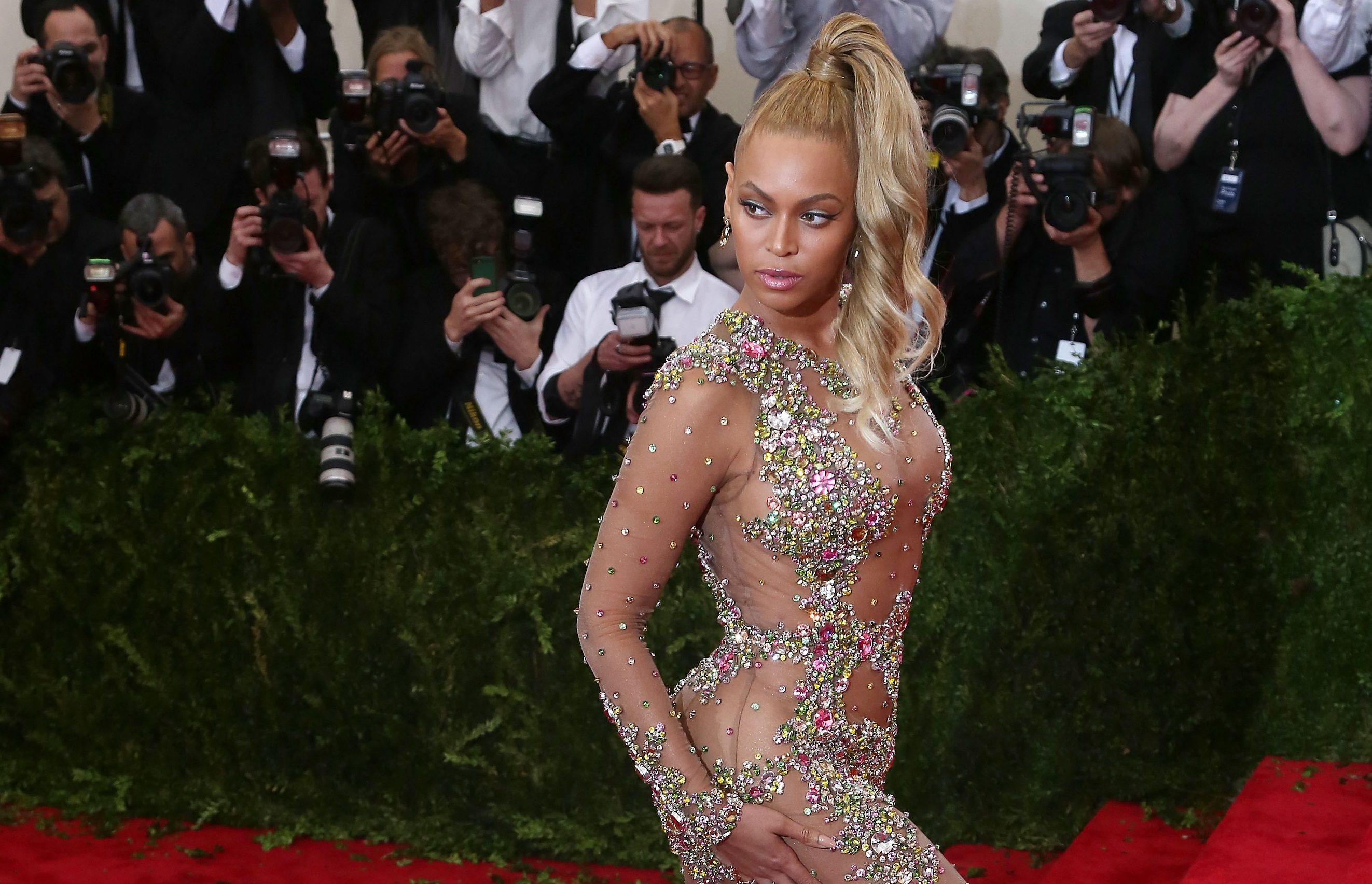 Beyonce's Hottest Red Carpet Looks: See Her Met Gala Outfits & More
