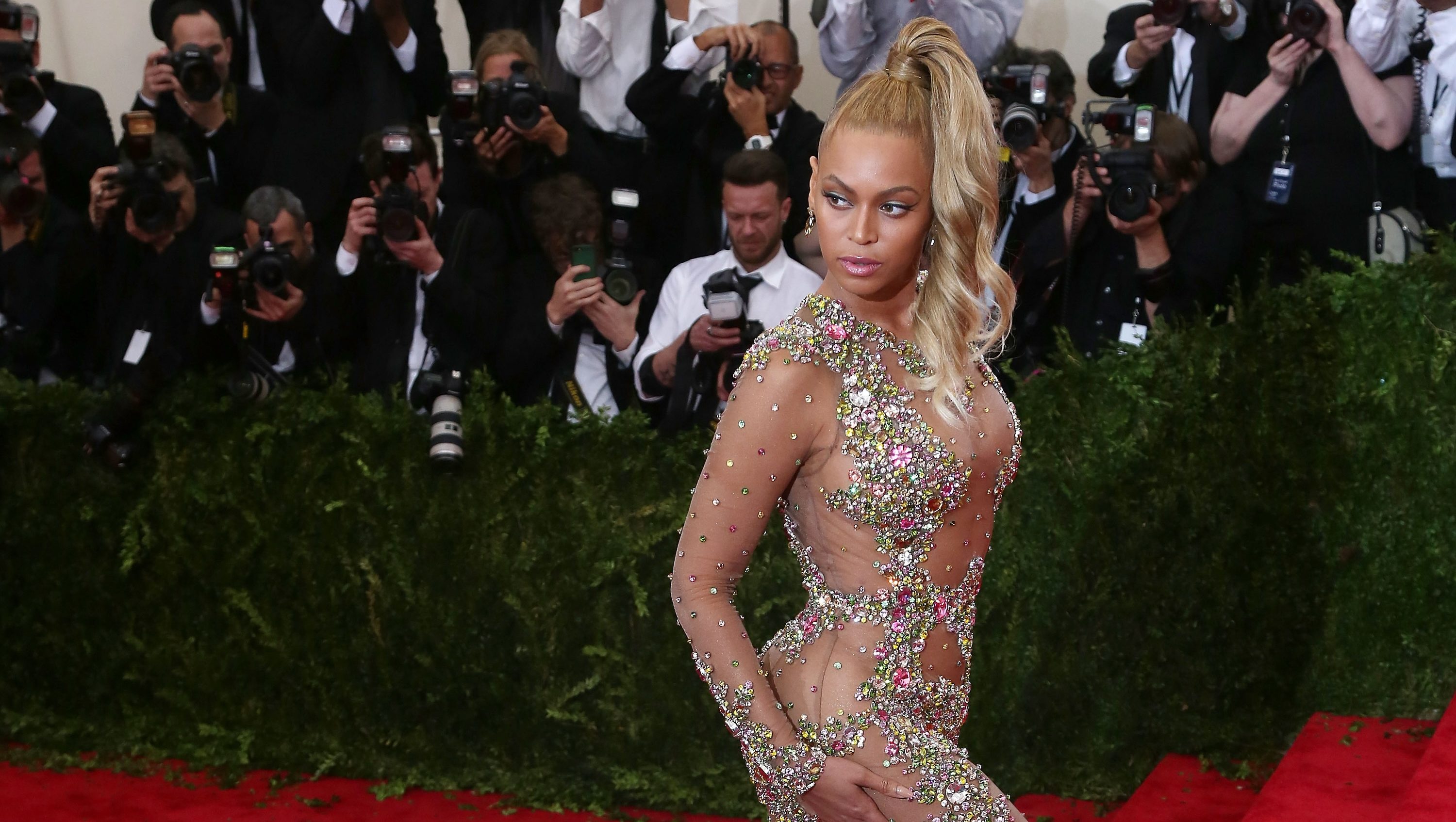 Beyonce's Hottest Red Carpet Looks: See Her Met Gala Outfits & More