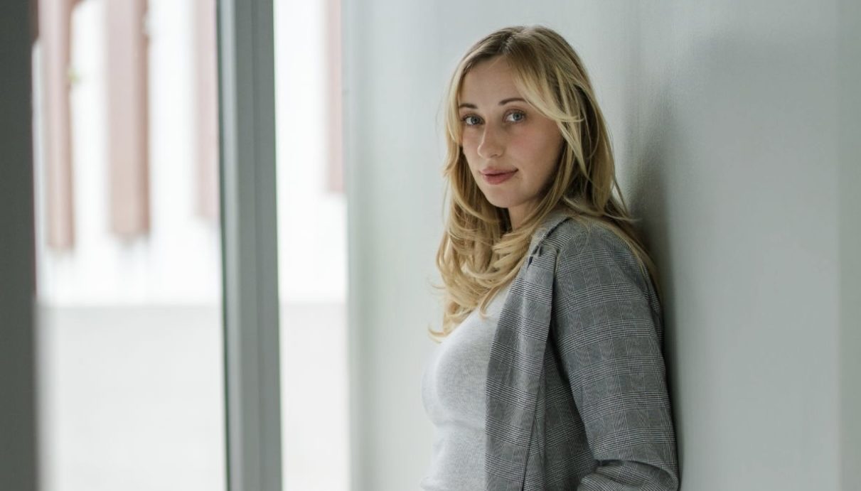 hollywoodlife.com - Hollywood Life Staff - Hanna Azarenko Is Helping High-Profile Film Productions Work Across Borders Without Falling Apart