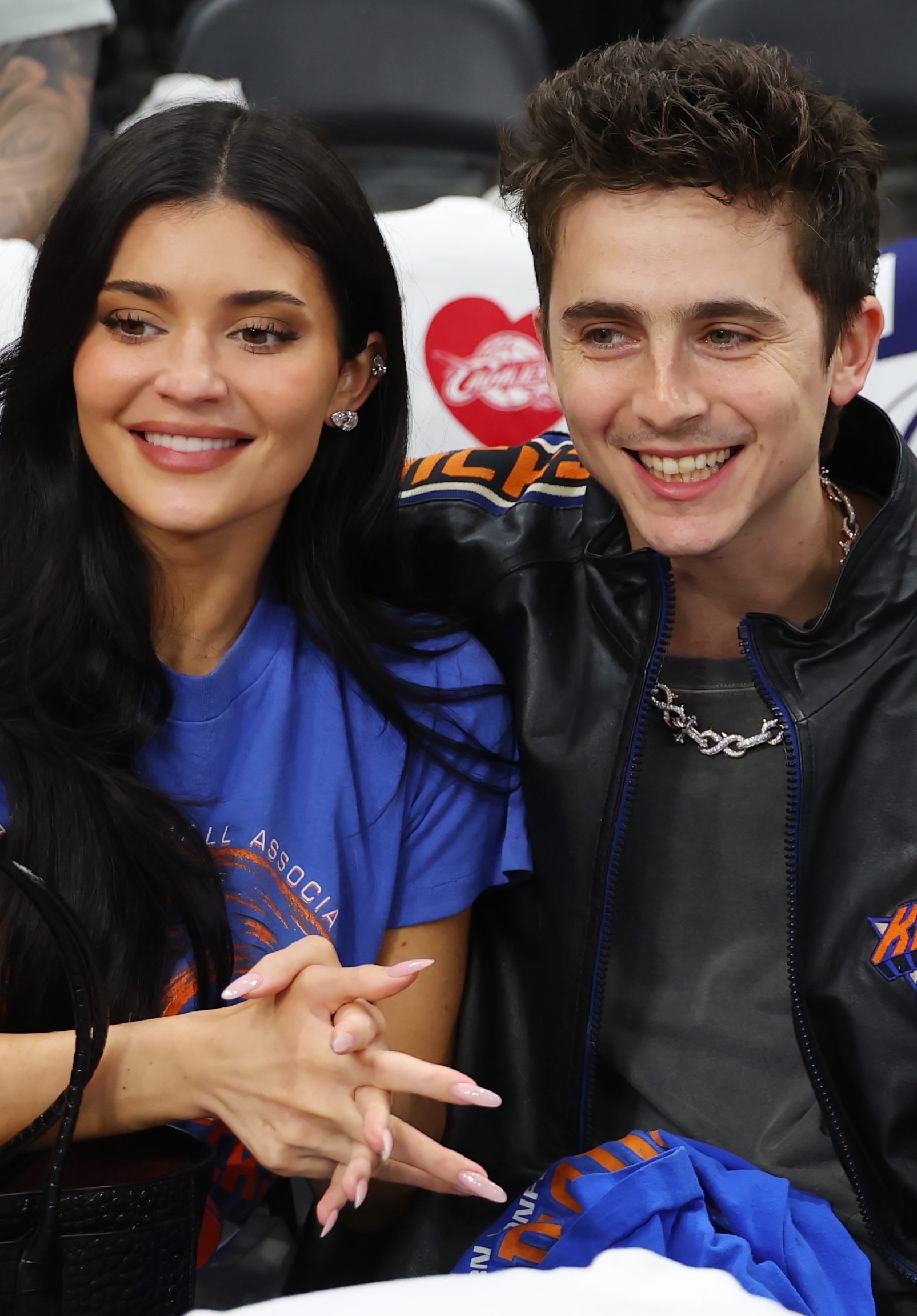 Kylie Jenner - Kylie Jenner and Timothée Chalamet celebrate Knicks win with a kiss during Cleve